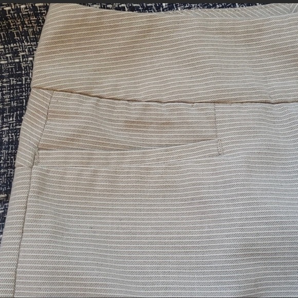 The Limited Dress Shorts - Picture 2 of 4